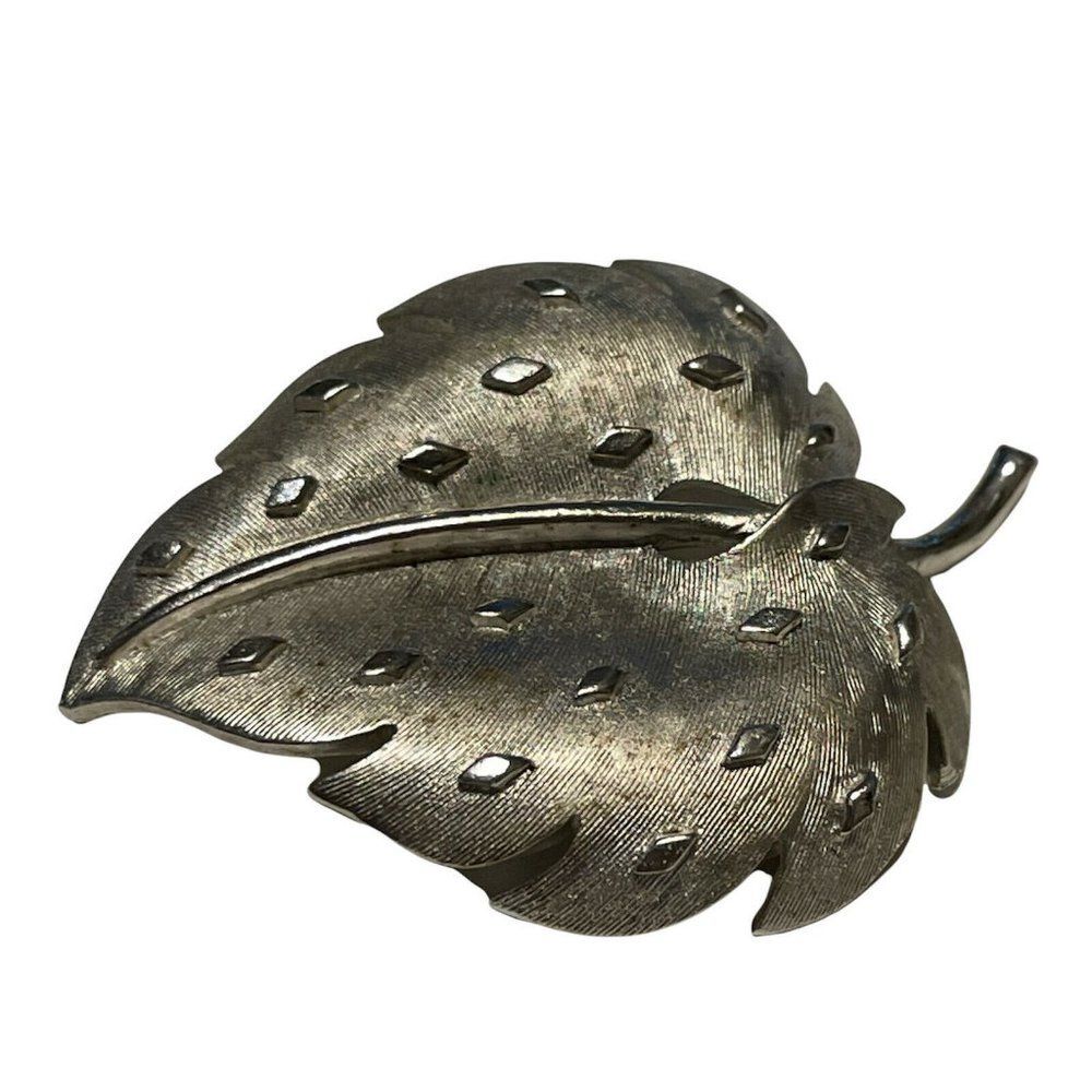 Vtg trifari brooch pin brushed silver tone strawberry leaf Flower